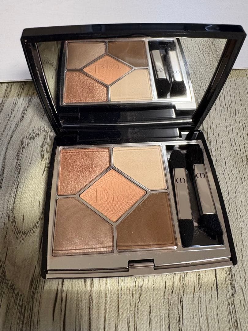 新品未使用　DIOR アイシャドウ　サンククルールクチュール　649