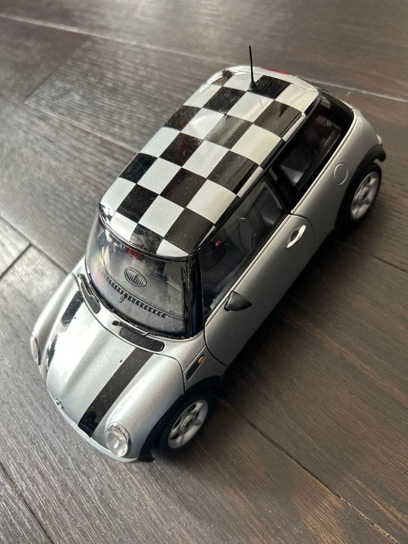 kysho 京商　ミニクーパー1/18