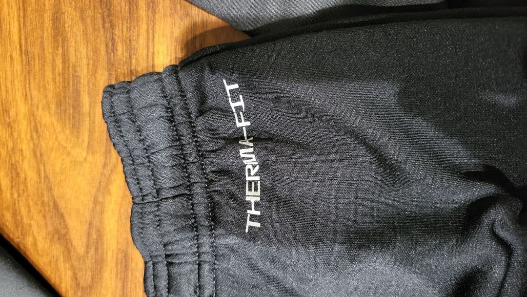 ウォーキング・ランニングウェア NIKE THERMA-FIT RUN DIVISION