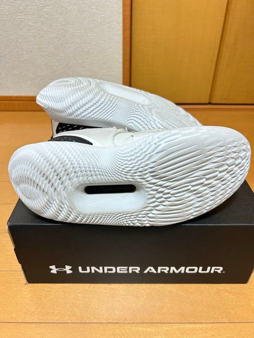 アンダーアーマーフローフューチャーX4 25.5cm