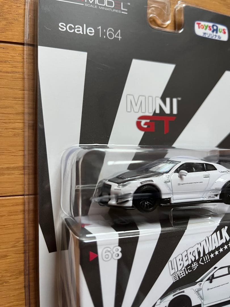 【MINI GT】リバティウォーク 日産 GT-R Matte White