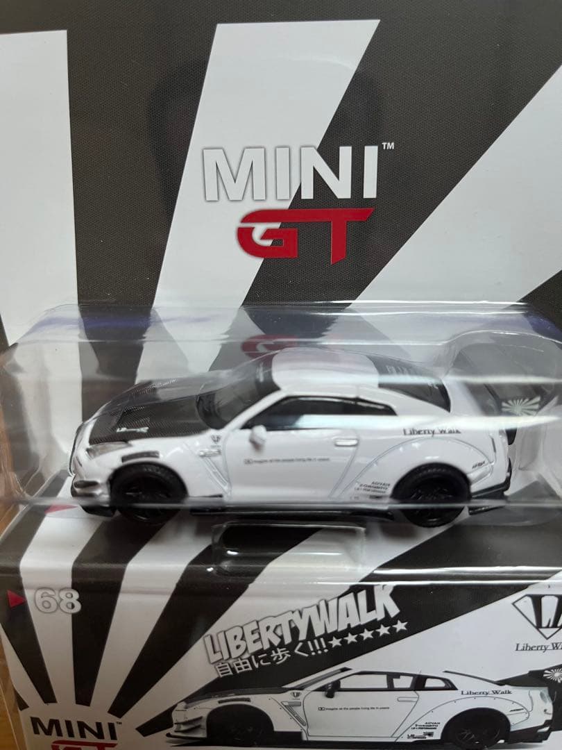 【MINI GT】リバティウォーク 日産 GT-R Matte White