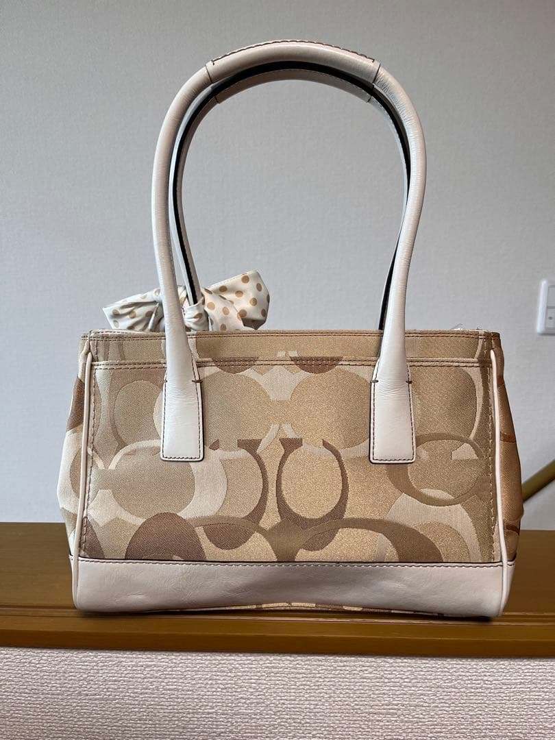 Coach ベージュ ドットリボン トートバッグ