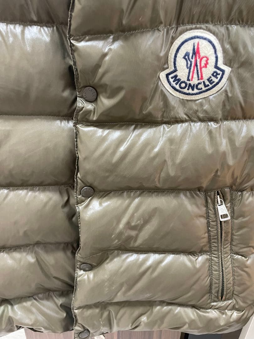 MONCLER オリーブグリーンダウンベスト