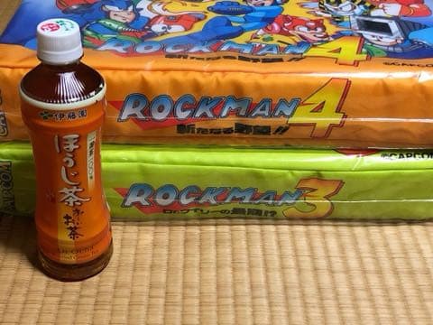 ロックマン　ファミコンカセット　クッション