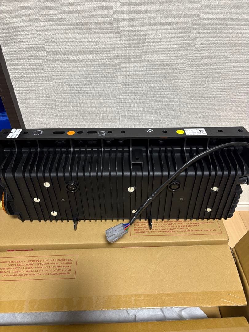 三菱ふそう新型スーパーグレイト純正LEDシーケンシャルテールランプ変換ハーネス付