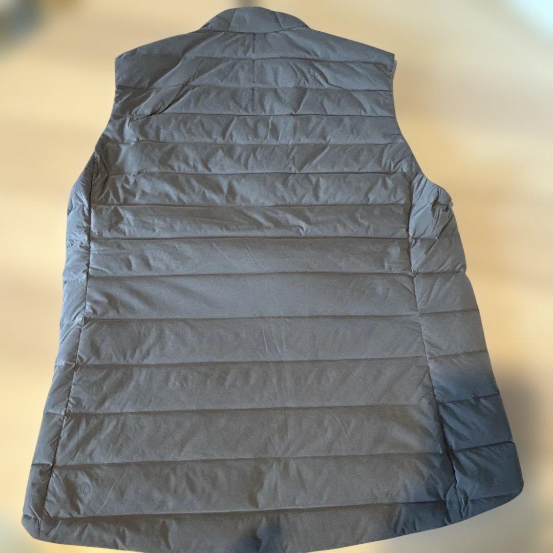 明日まで新品半額以下！LuLulemon Lサイズ グレー 着やすい！軽い！