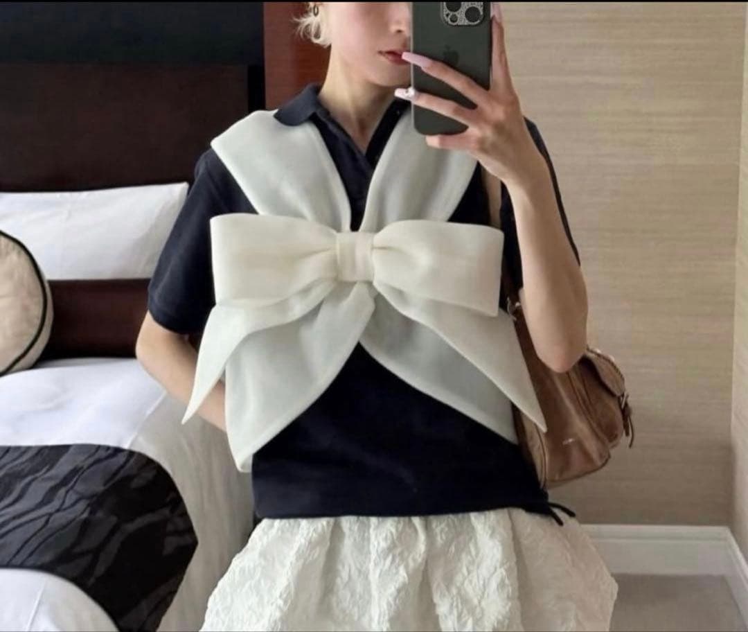 litmus her praha ハープラハ　リボン　ハーネス　白　ビスチェ