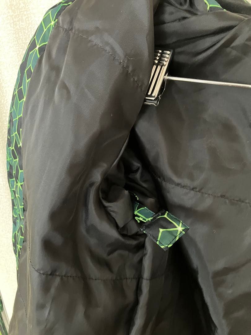新品　スノーウェア 上下セット 150cm 黒緑×黄緑