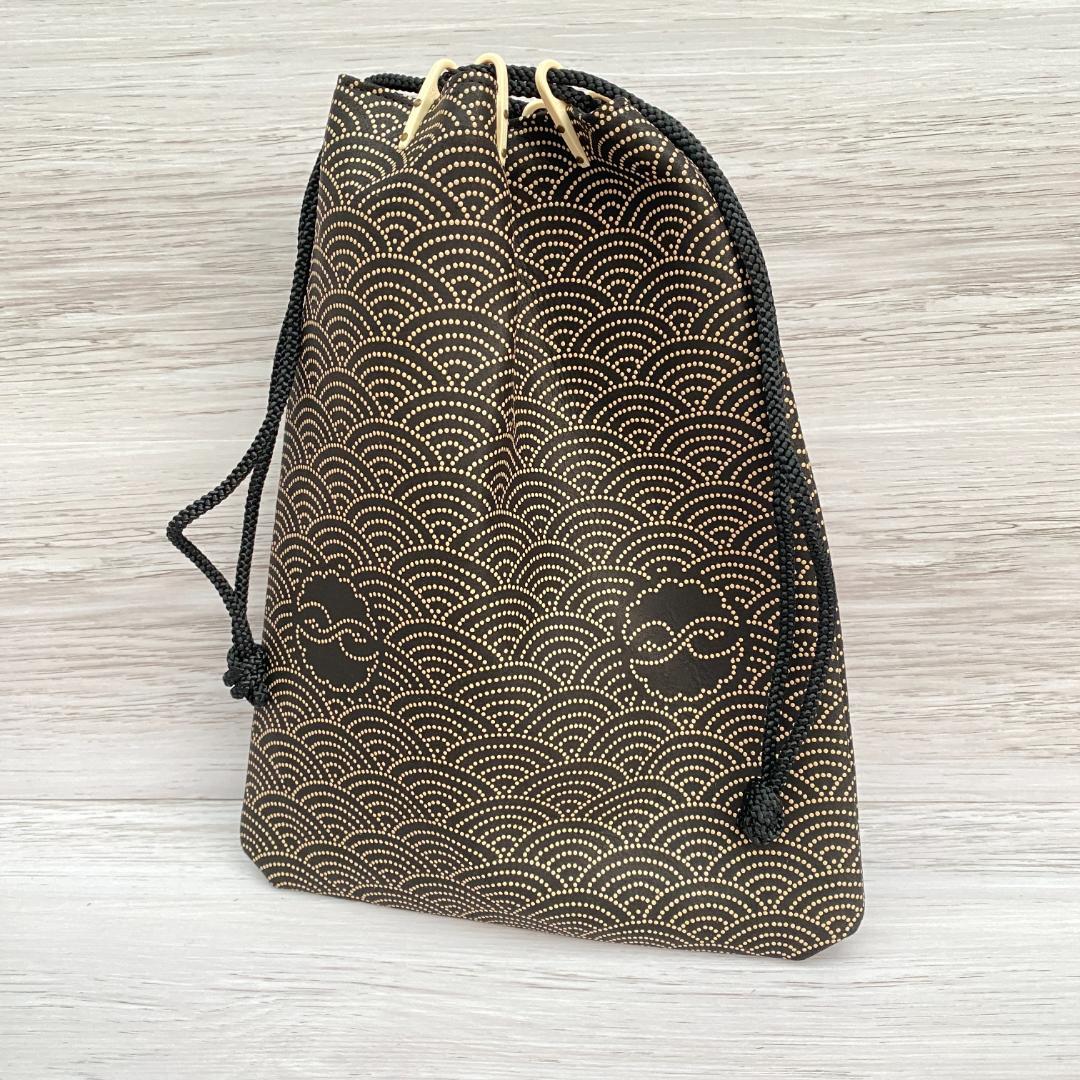 ◆未使用品◎印傳屋　和装用バッグ 鹿革・漆・絹製　青海波模様