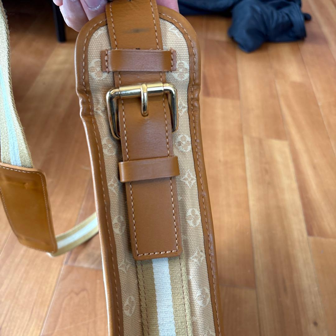 LOUIS VUITTONのハンドバック