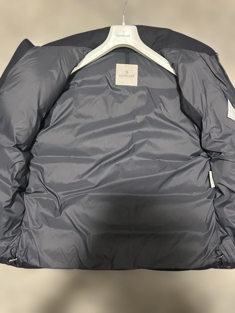 ［価格変更］Moncler ネイビー ダウンベスト生地ウール サイズ4（XL-）