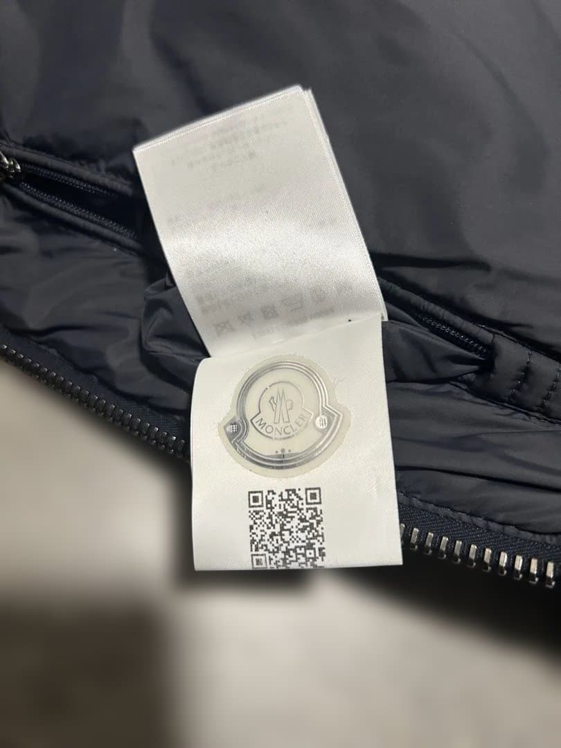 ［価格変更］Moncler ネイビー ダウンベスト生地ウール サイズ4（XL-）