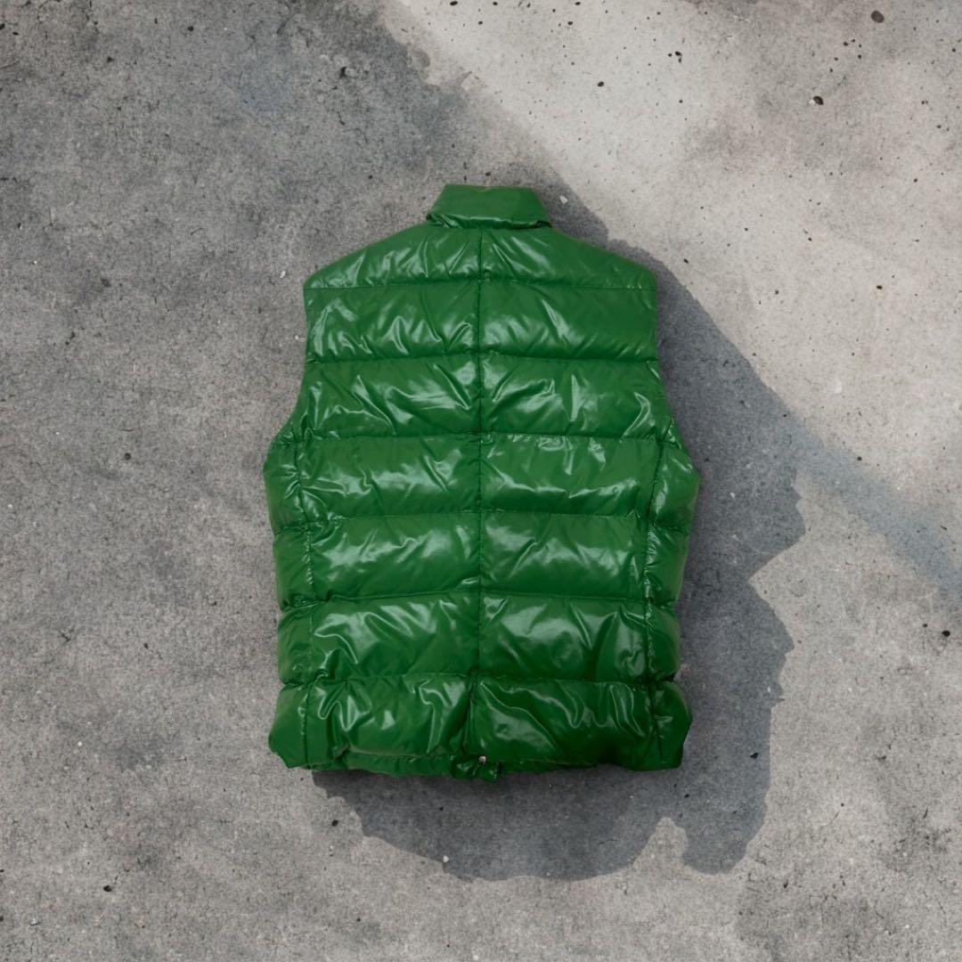【希少❗️】MONCLER モンクレール グリーン　緑　ダウンベスト サイズ２