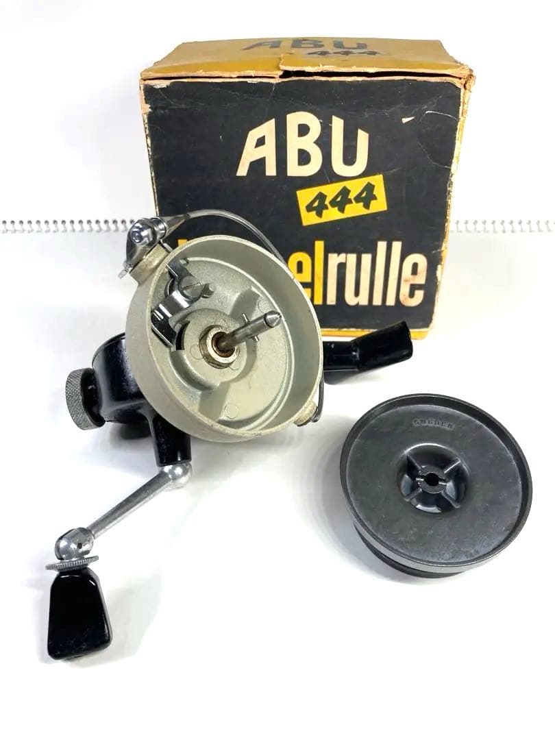 ABU444【RECORD魚ロゴ刻印】スピニングリール　ビンテージ