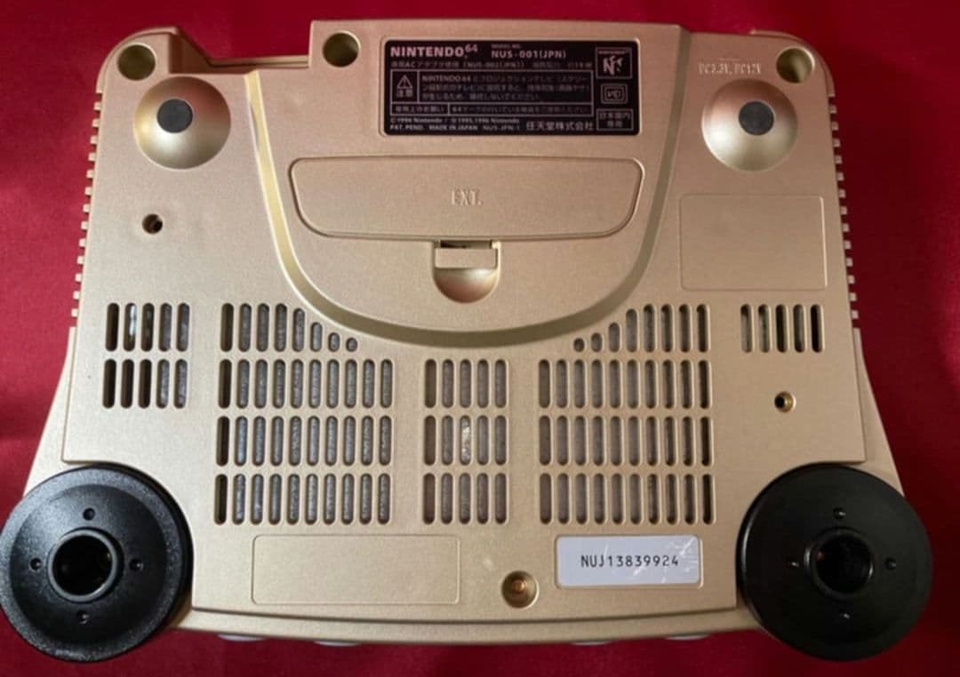 NINTENDO 64 ゴールド　3色AVゲーブルなし　ニンテンドー64