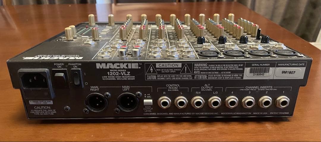 MACKIE 1202-VLZ 12チャンネル アナログミキサー ケース付き