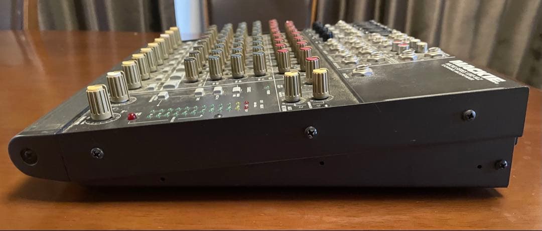 MACKIE 1202-VLZ 12チャンネル アナログミキサー ケース付き