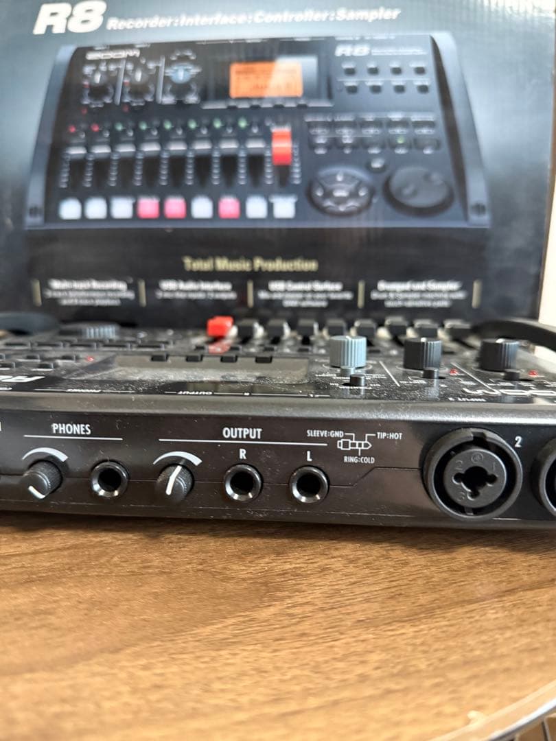 m*u様 動作未確認　ZOOM R8 マルチトラックレコーダー MTR
