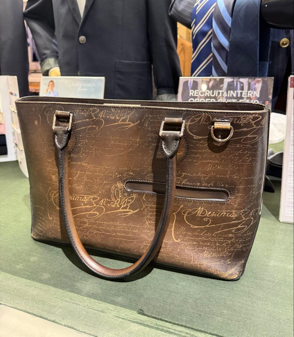 Berluti カリグラフィ トゥジュール ベルルッティ トートバッグ ビジネス