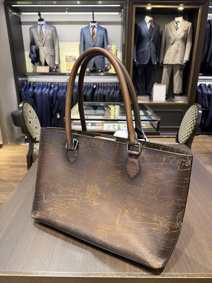 Berluti カリグラフィ トゥジュール ベルルッティ トートバッグ ビジネス