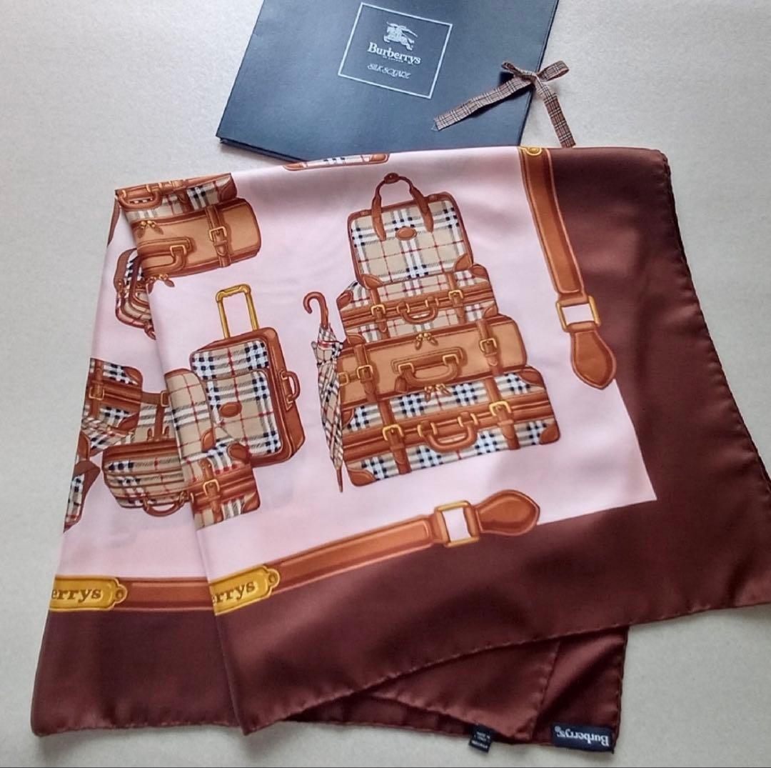 Burberry スーツケースデザイン シルクスカーフ