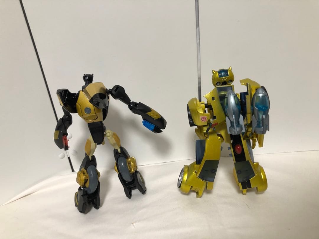 トランスフォーマー　アニメイテッド　プロール、バンブルビー　セット