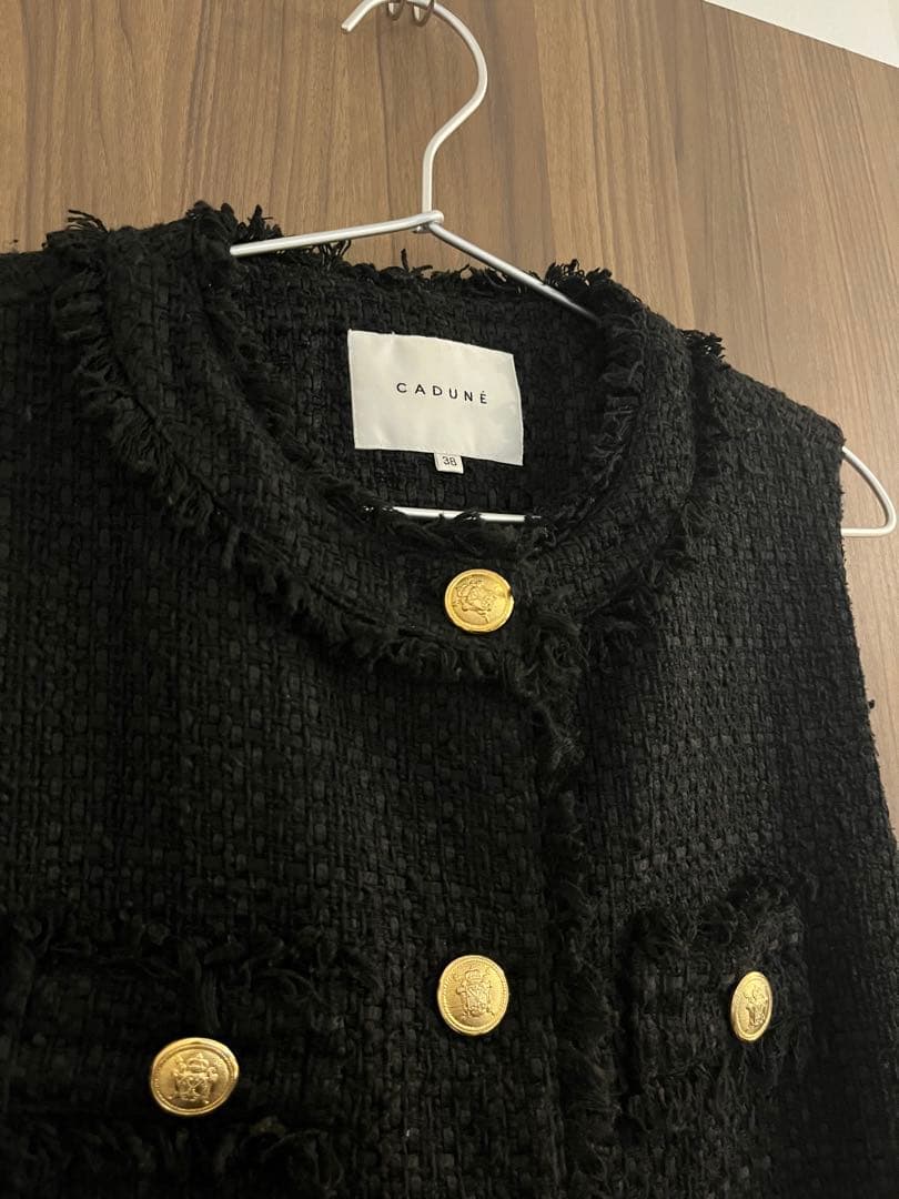 【〜2/28限定値下げ】美品ハレの日コーデ】CADUNE ブラックツイードベスト