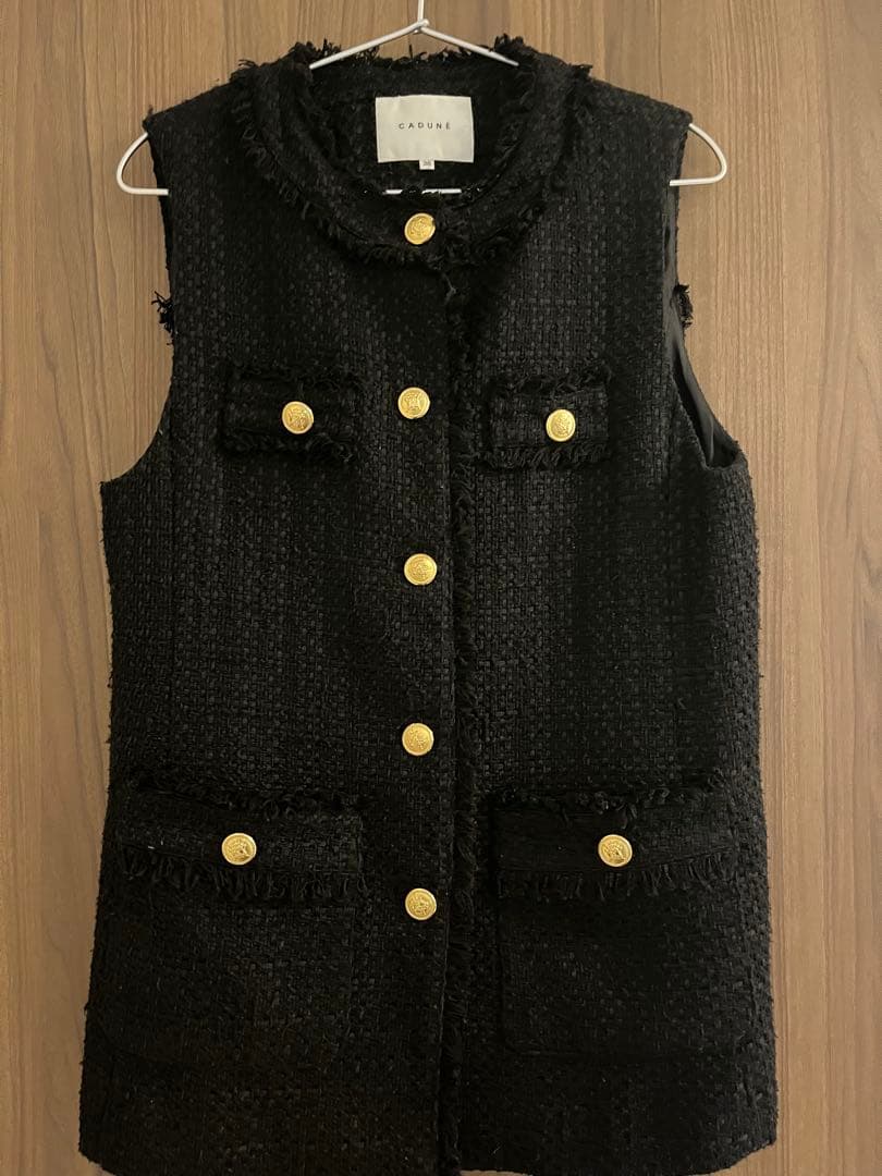 【〜2/28限定値下げ】美品ハレの日コーデ】CADUNE ブラックツイードベスト