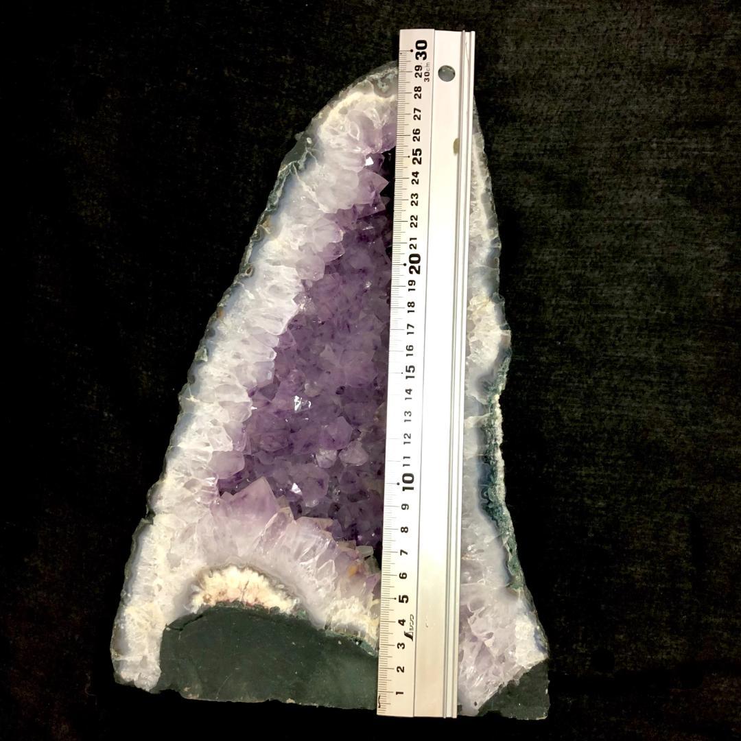 【大型・美形】アメジスト ジオード 6.1kg 高さ31cm 鑑賞石