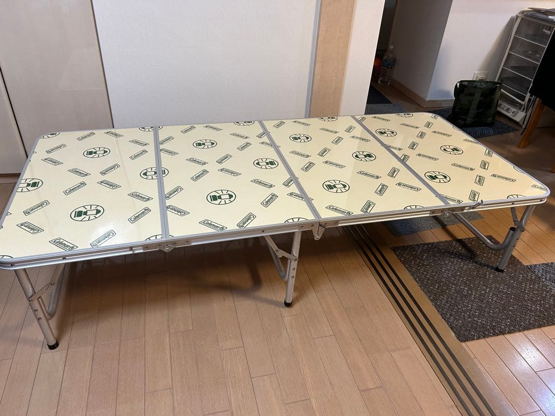 Coleman フォールディングテーブル8