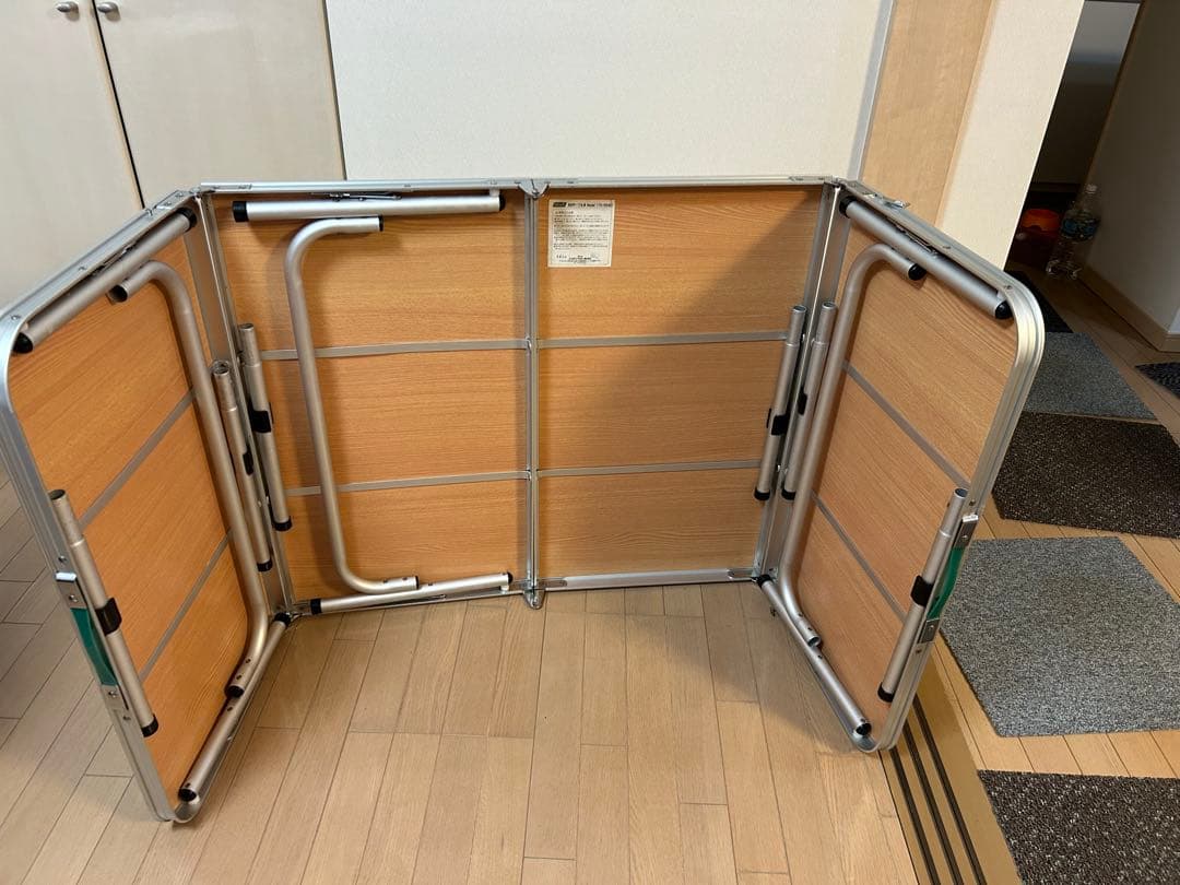 Coleman フォールディングテーブル8