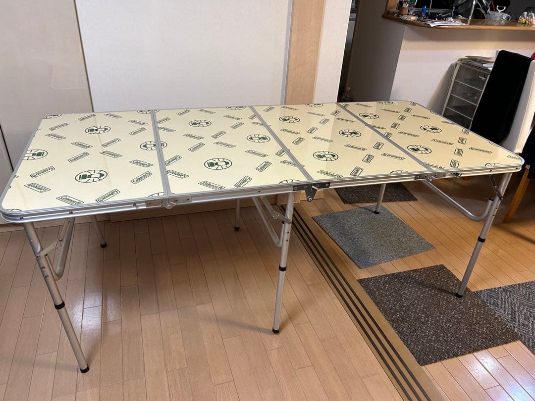 Coleman フォールディングテーブル8