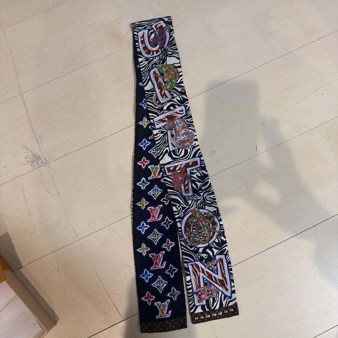 さゆりん ルイヴィトン スカーフ バンドー ゼブラ× LVロゴ スタッズ