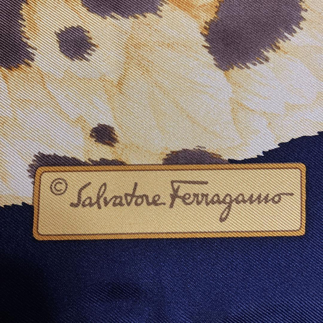 Salvatore Ferragamo レオパードスカーフ　新品未使用