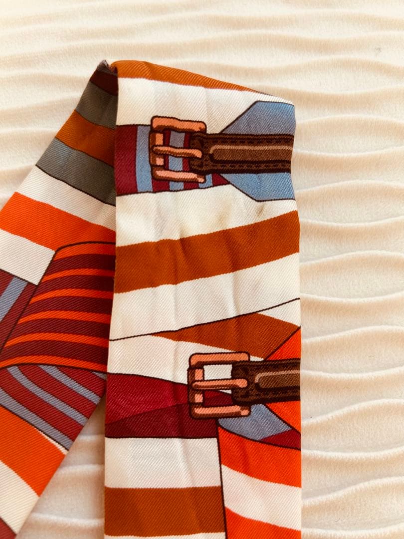 HERMES ストライプ バックル デザイン スカーフ　ツイリー