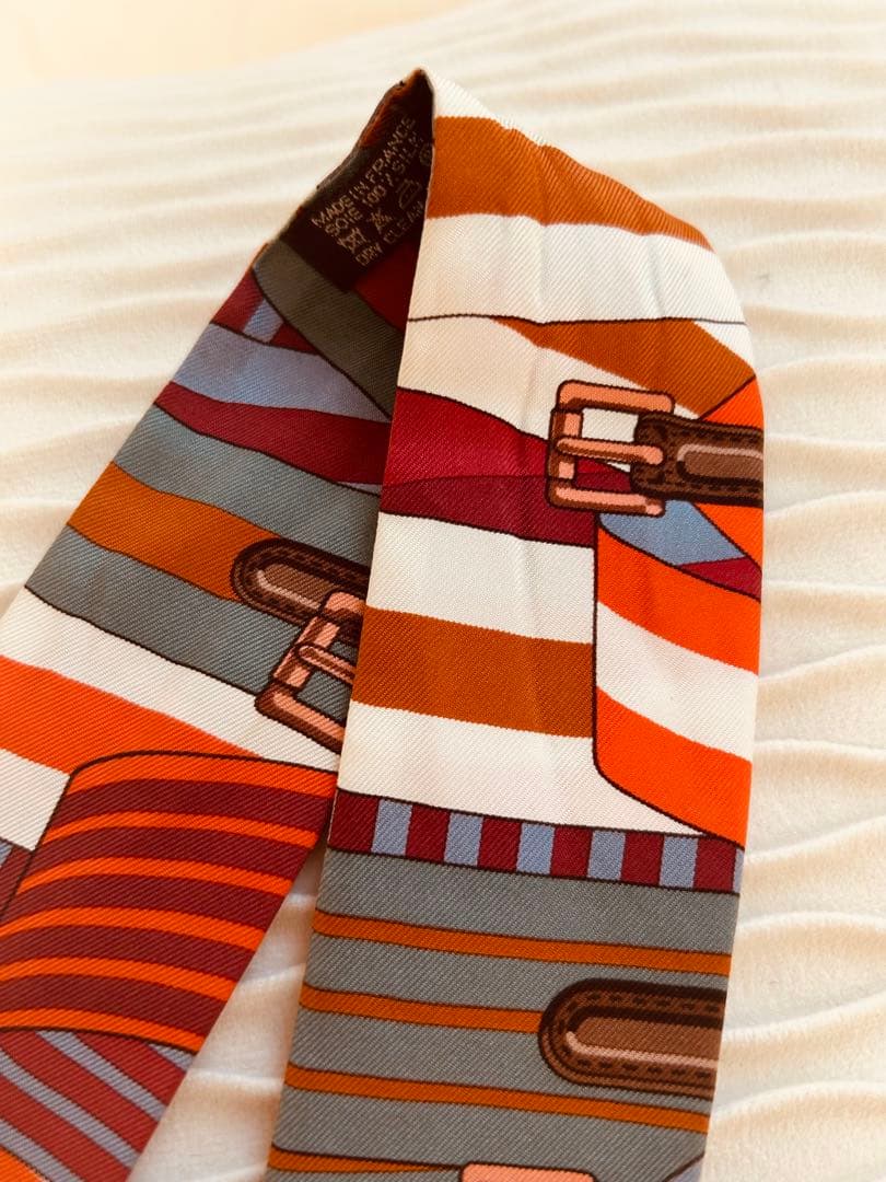 HERMES ストライプ バックル デザイン スカーフ　ツイリー