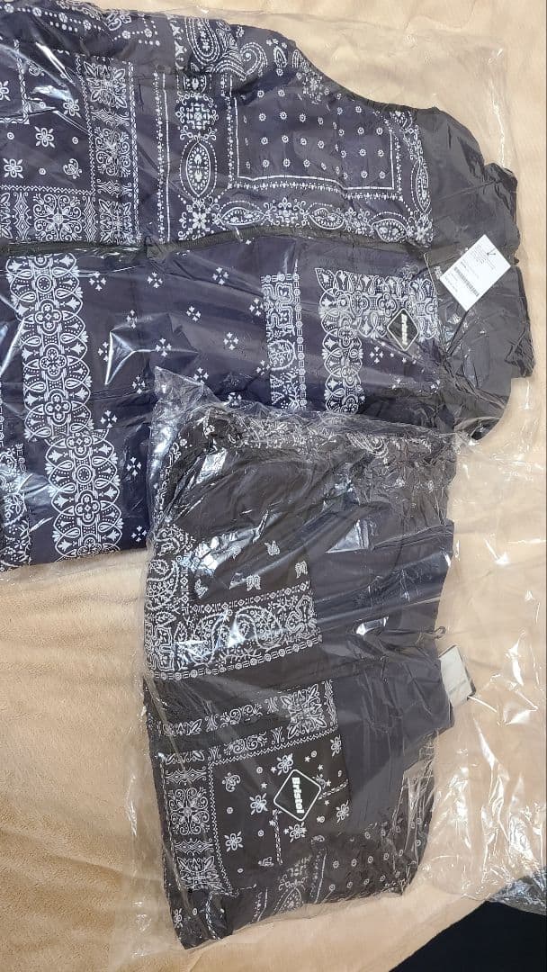 F.C.Real Bristol ダウンベスト ブラック DOWN VEST