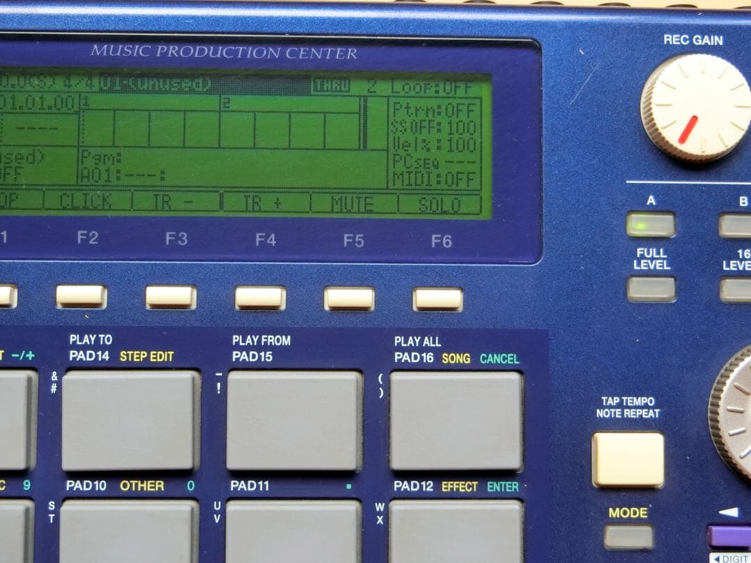 DJ機材 AKAI MPC1000