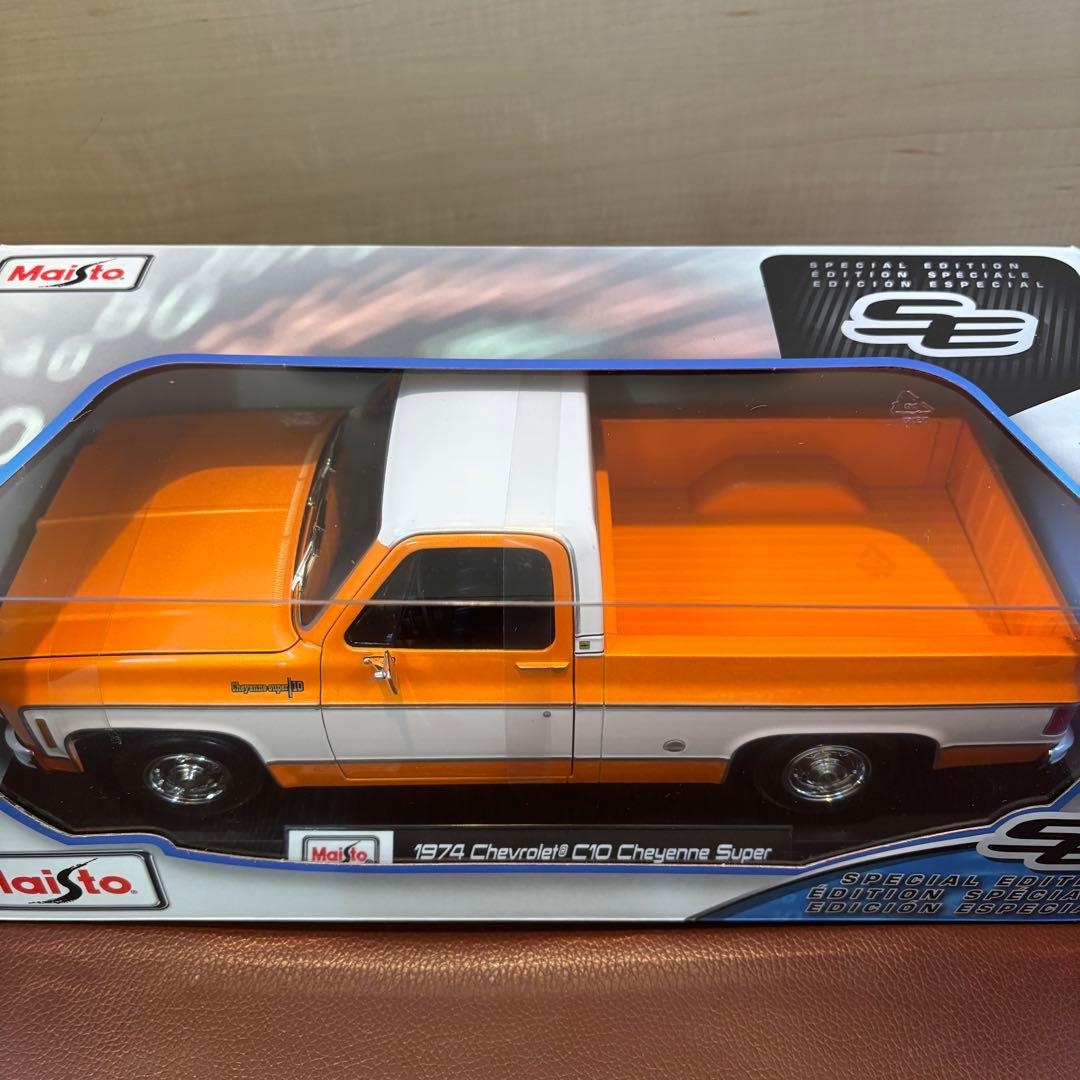 新品1/18マイストMaisto1974シボレー C10ジャイアンスーパー