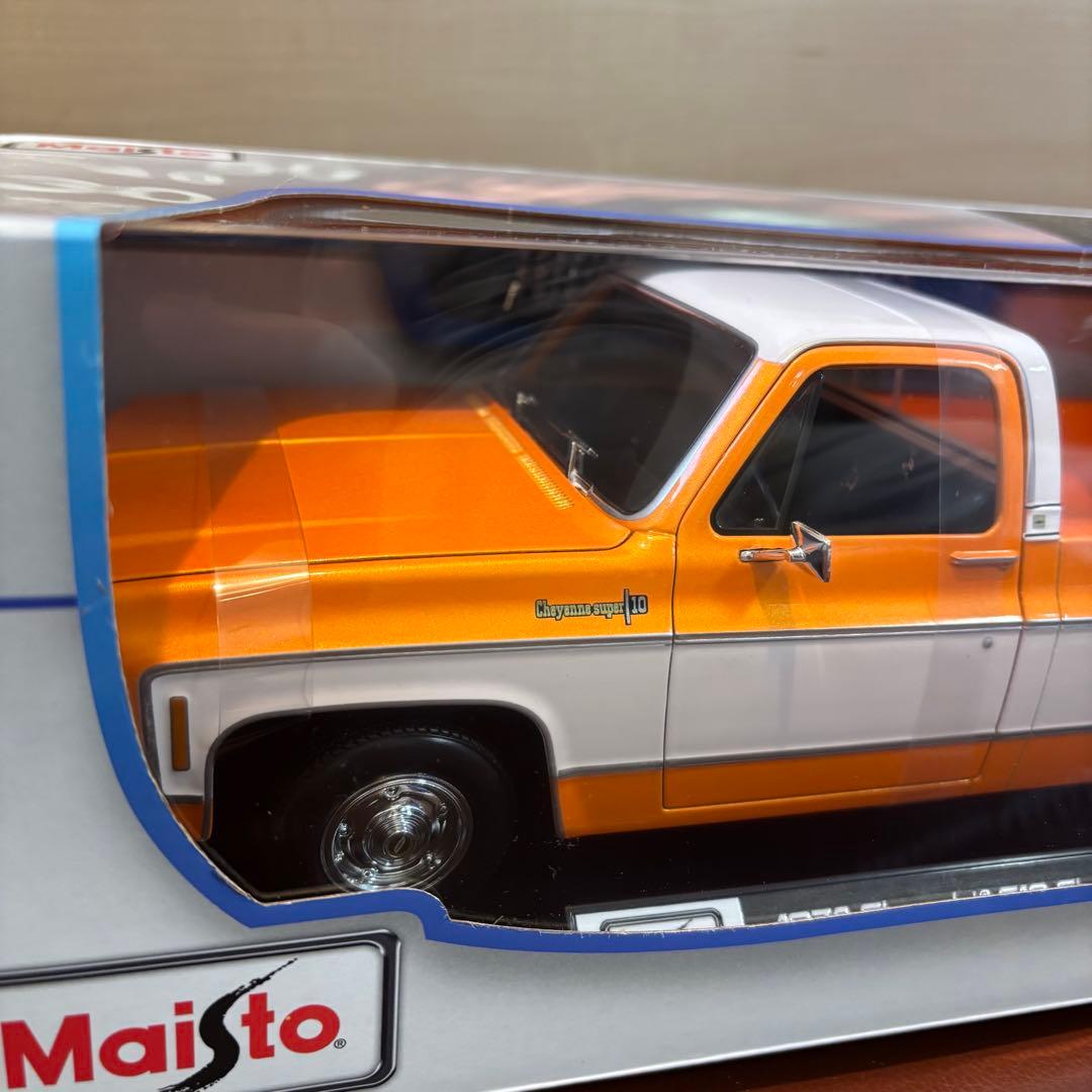 新品1/18マイストMaisto1974シボレー C10ジャイアンスーパー