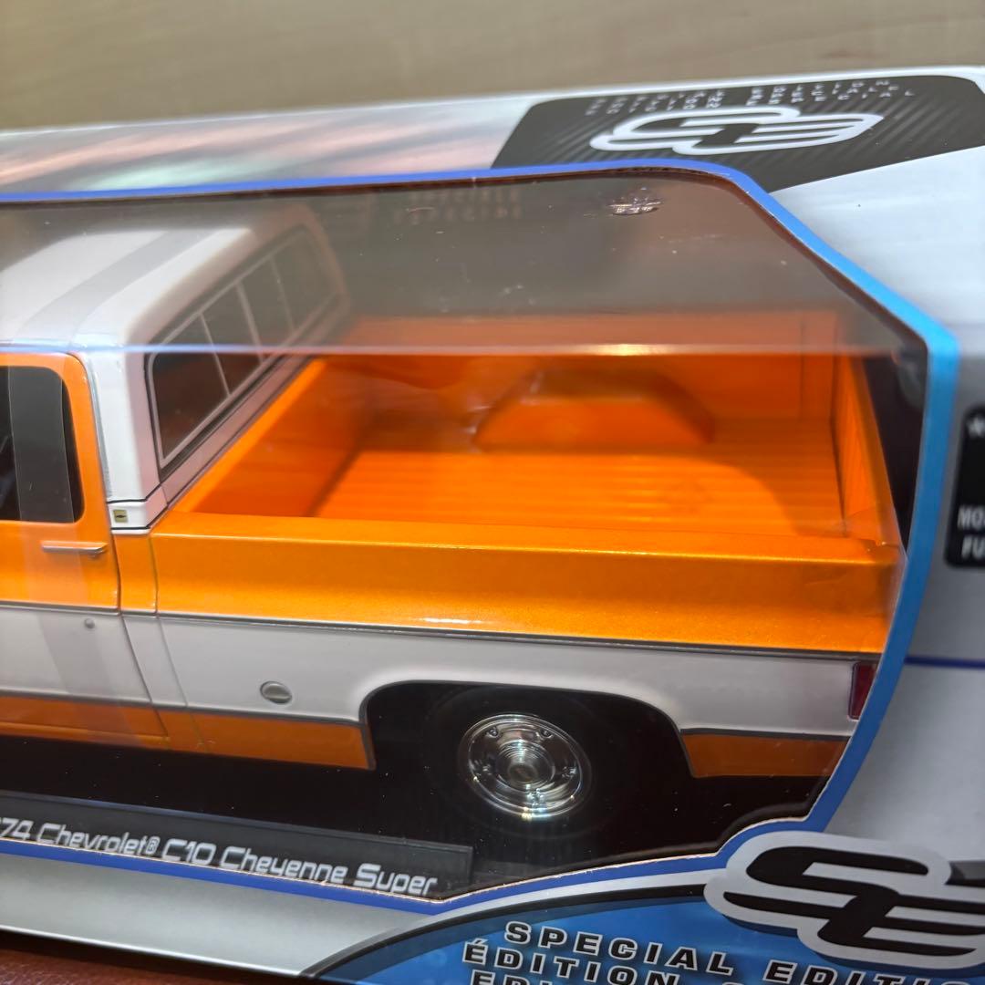 新品1/18マイストMaisto1974シボレー C10ジャイアンスーパー
