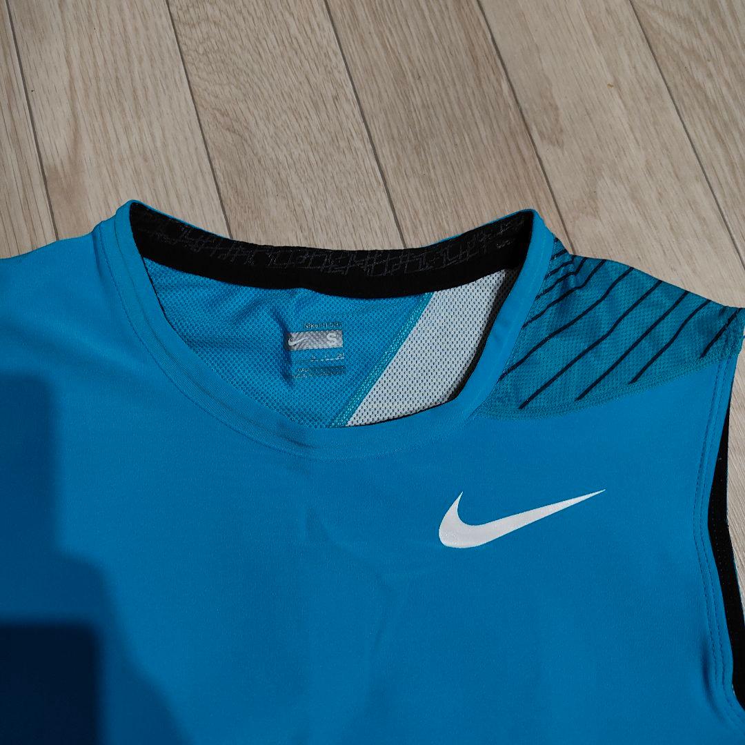 NIKE（ナイキ）のテニスウェア、ラファエル・ナダルモデルのノースリーブシャツ