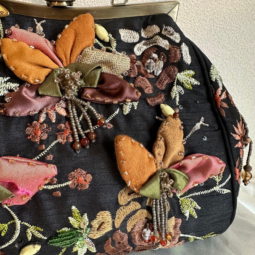 希少　MARY FRANCES メリーフランシス がま口 ハンドバッグ　ビーズ