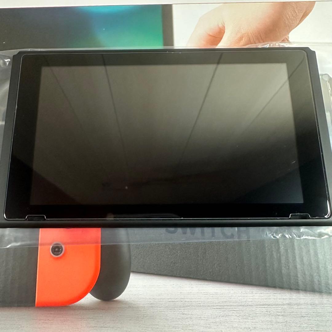 任天堂　Nintendo Switch 本体 HAC-001 ブルー／レッド
