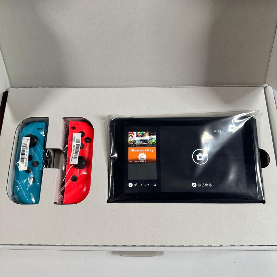 任天堂　Nintendo Switch 本体 HAC-001 ブルー／レッド