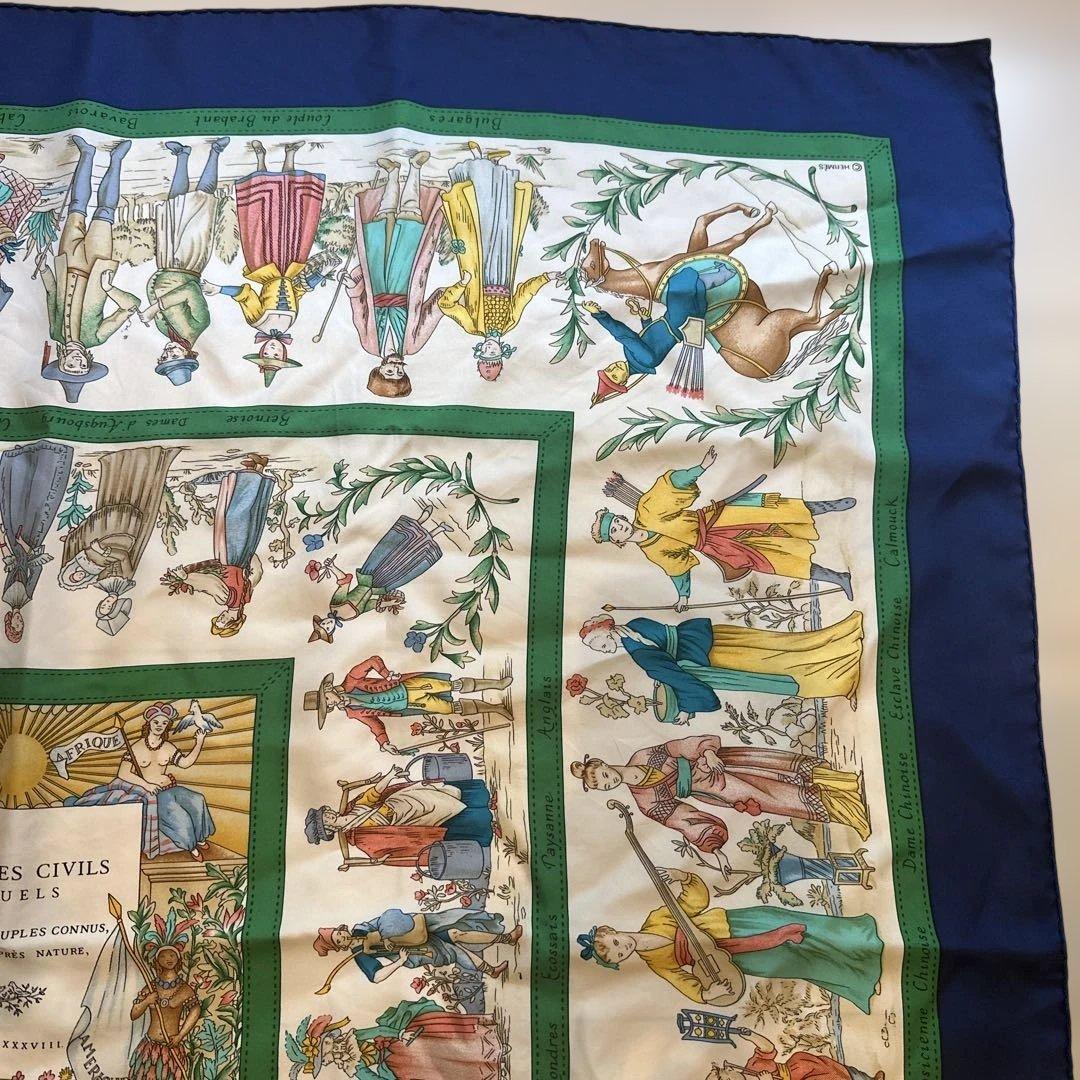 HERMES シルクスカーフ 現代市民の服装
