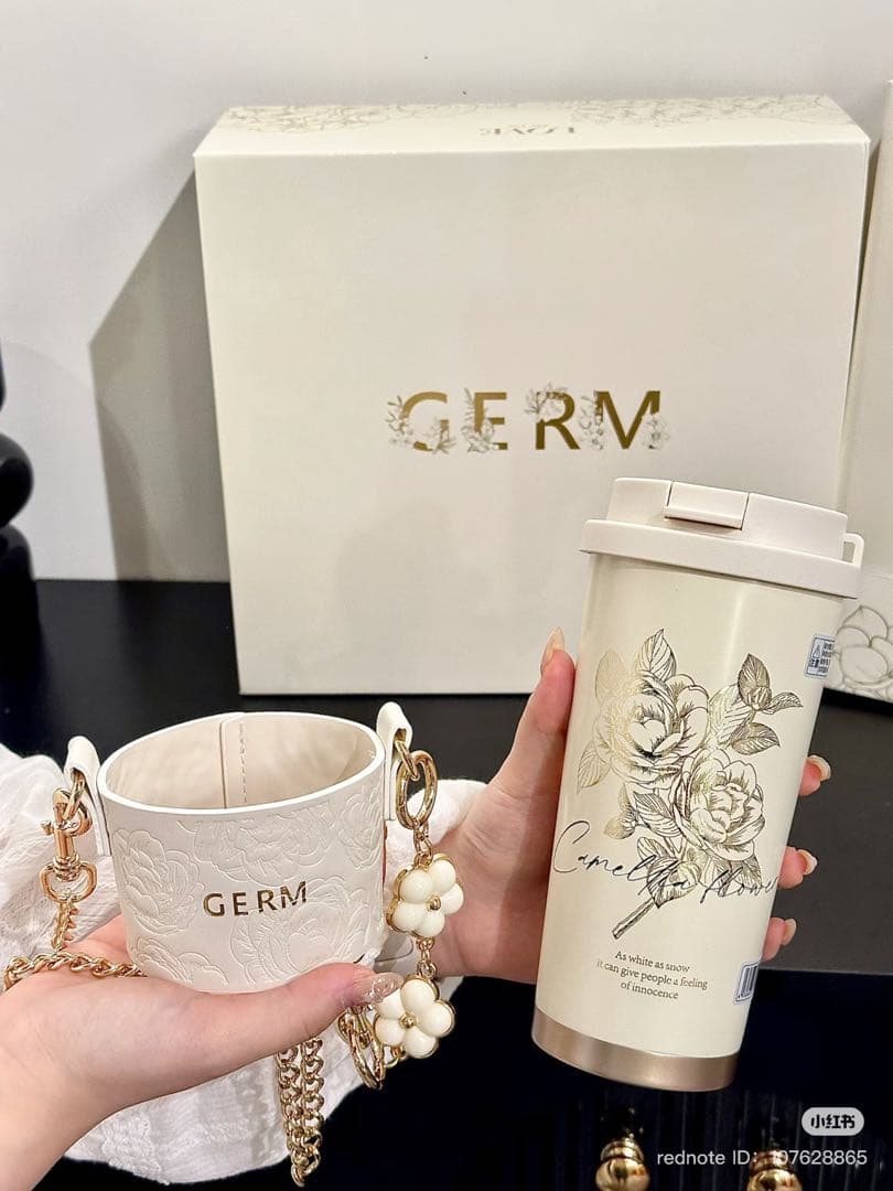 GERM 花柄チェーン付き水筒