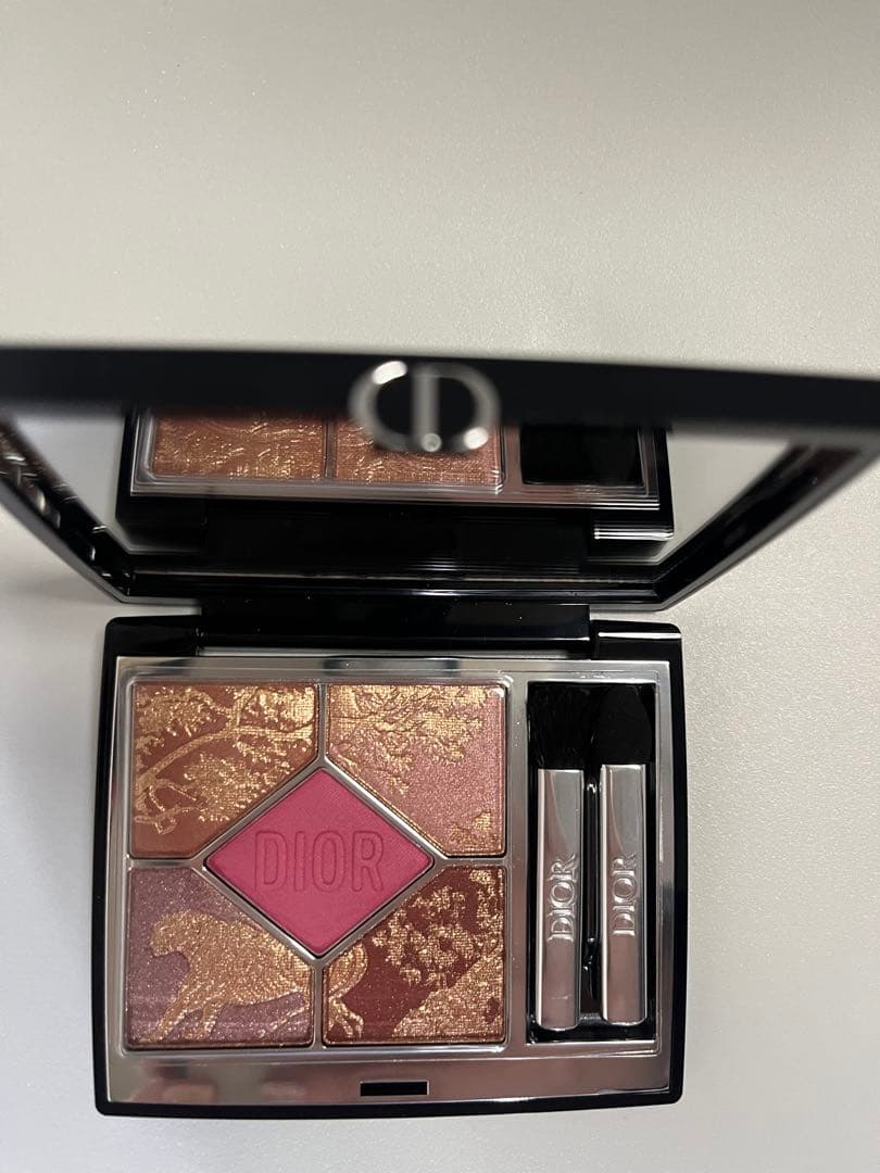 【新品•未使用】袋付きDIOR アイシャドウパレット