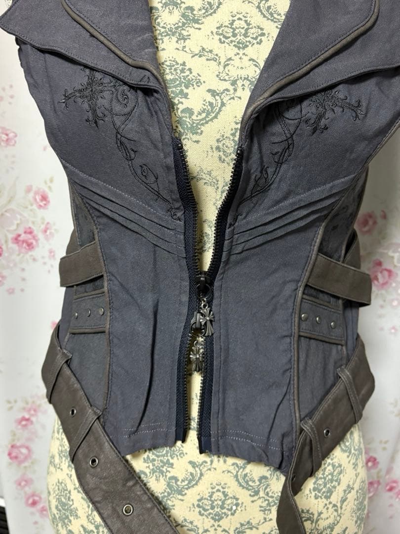 オッズオン ozz croce ベスト ジレ クラロリ ゴスロリ クロス刺繍